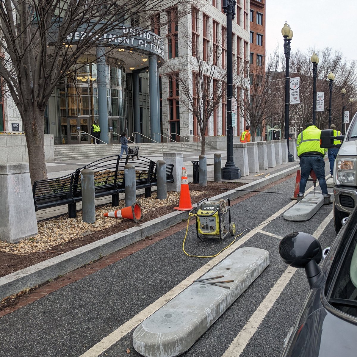 MarkSussman_'s tweet image. Concrete barriers being installed in the new protected #bikeDC lanes in front of USDOT. Thank you @DDOTDC! So beautiful 😭