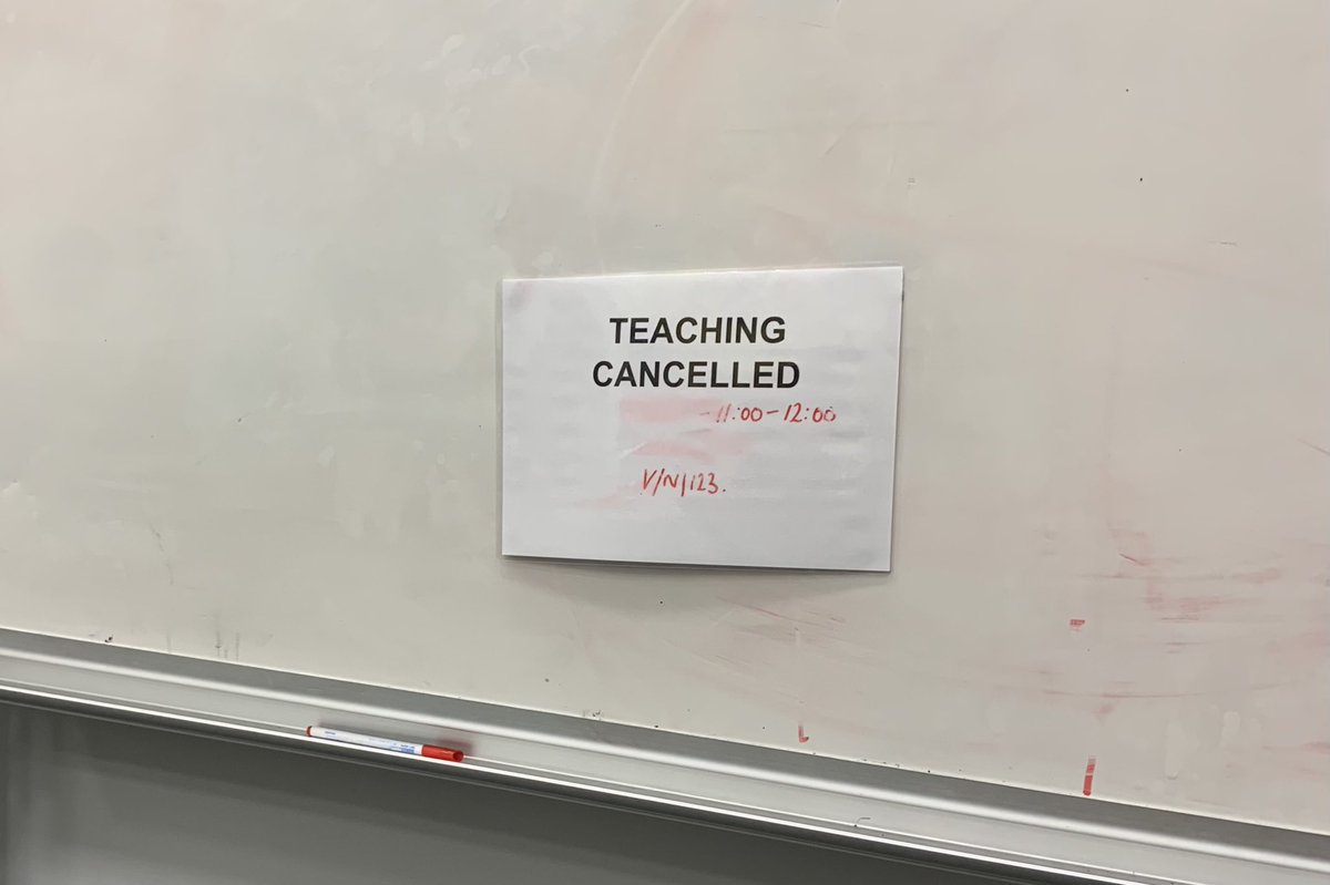 Tonight on #URYNewshour from 6:

🗳<a href="/EdHalford1/">Ed Halford</a> <a href="/lucyc00p3r/">Lucy</a> <a href="/yorknouse/">Nouse</a> on elections and disability,

🪧<a href="/UcuYork/">UCU UOY is telling our UEB they are wrong</a> on latest during current strike and

🎿Team GB nutritionist Nigel Mitchell on eating healthily whilst under stresses of university.

<a href="/URY1350/">University Radio York</a>