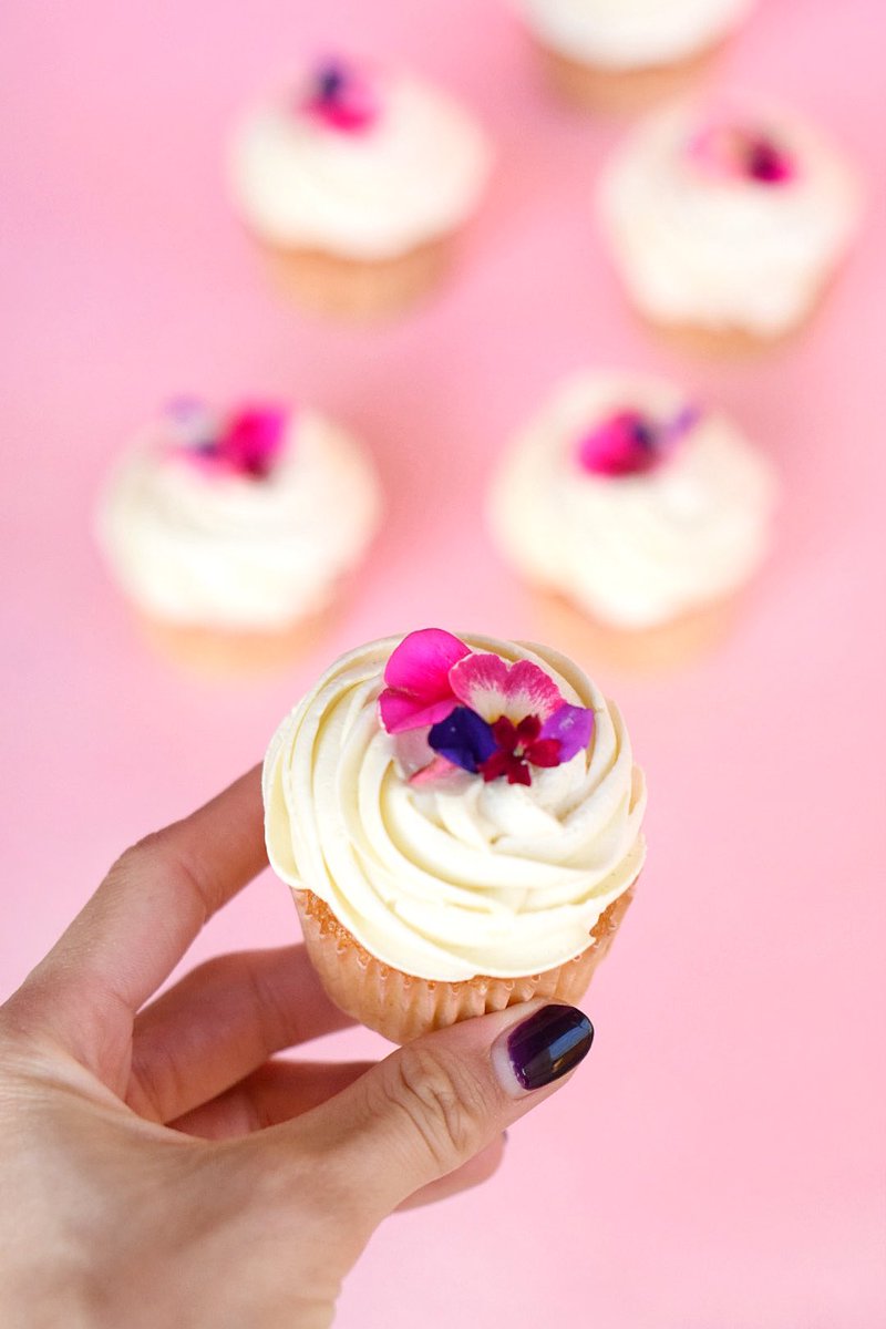 FASHION EATS tweet media