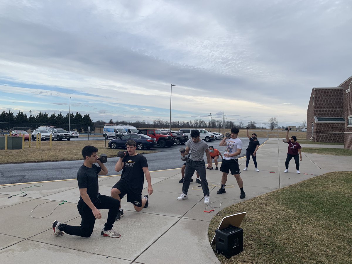coachlaing's tweet photo. Great CrossFit GHS group this semester getting prepped for @CrossFitGames Open 22.1 &amp; what it may bring #WarriorWay they hit the intent today! https://t.co/tJiailHlVb