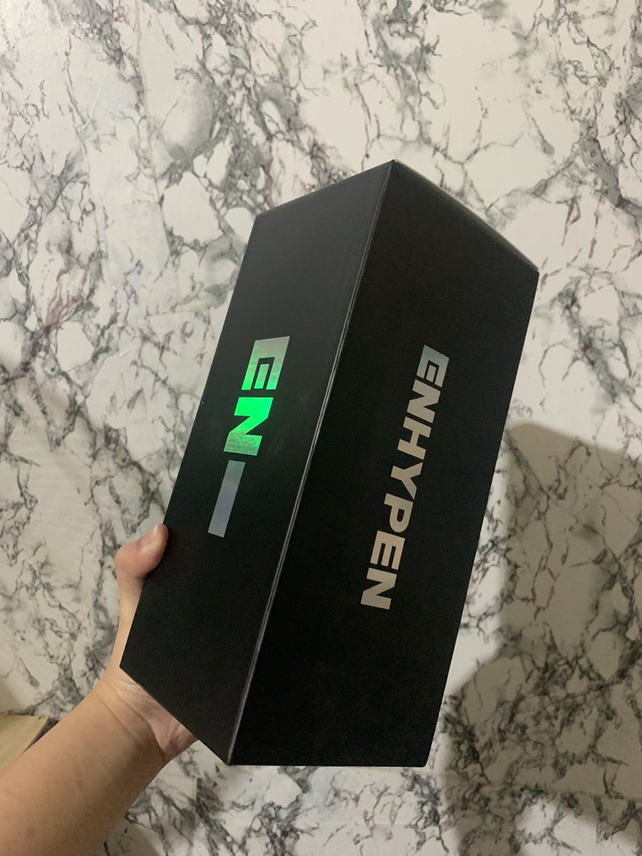 clicktocartph's tweet photo. #CLICKTOCART — onhands !
 
✶ enhypen lightstick unsealed 

₱999 php ! 
dop: 1 week rev 
onhand, never been used 
mop: gcash &amp; palawan 
mod: shopee co, ggx, jnt 

comment mine + en - LS https://t.co/tADG7obVOF