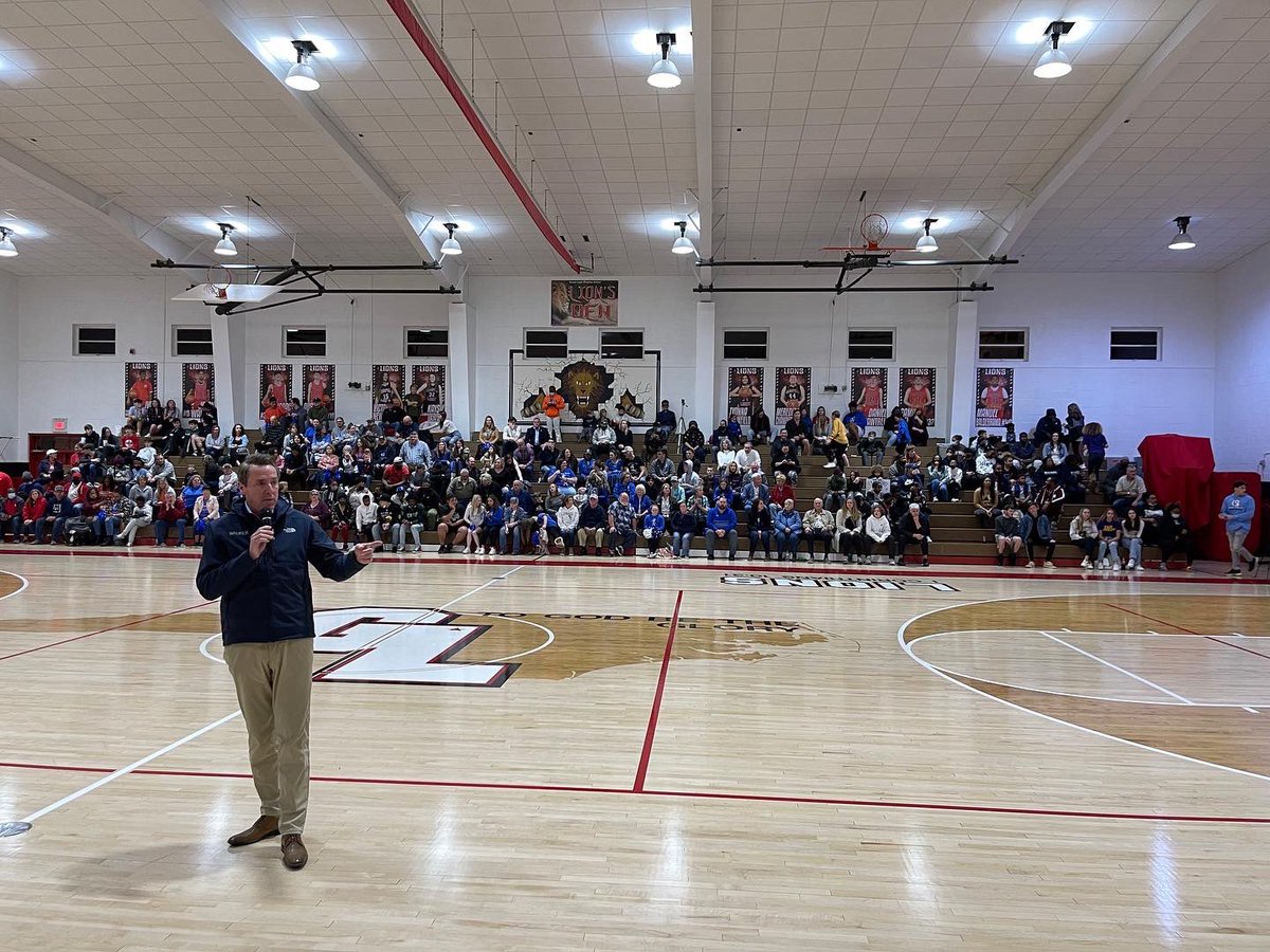RepMarkWalker's tweet photo. I am grateful to have the full endorsement of the Carolina State Athletic Association and I appreciated the opportunity to speak at the state championship in Walkertown - great name for a town.
#nc #ncpol #walker4nc #ncsen #CSAA https://t.co/3qwM09NMi5