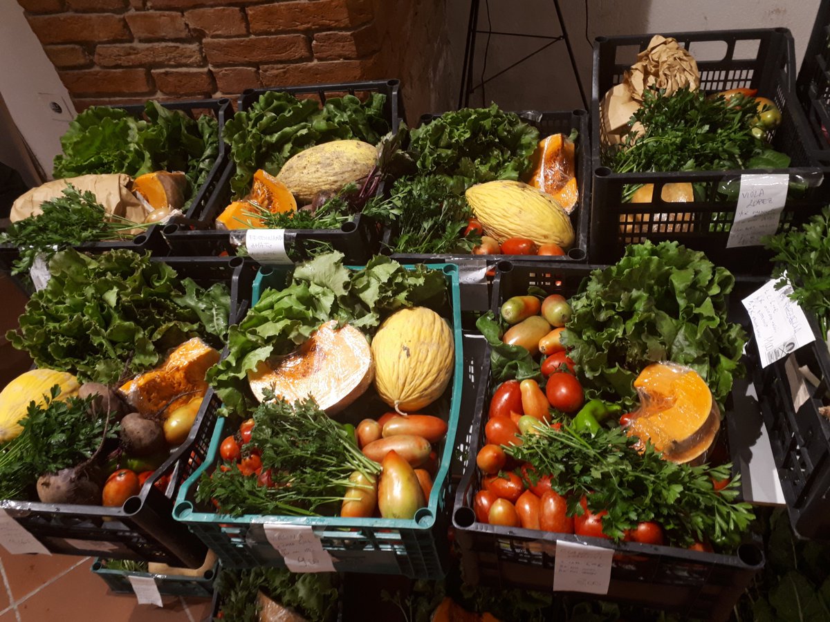 ARC2020eu's tweet photo. New on ARC2020 from @DesiraH2020 and @matteometta
Italy | Digitalisation, Short Food Chain and Sovereignty – the case of Fuori di Zucca.
#RuralDigitalisation #FoodSov
https://t.co/jCiclvNwkr https://t.co/757lginC0d