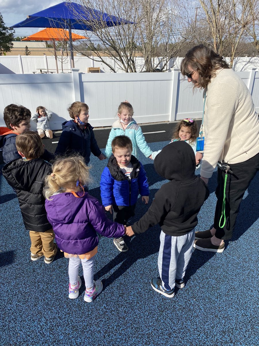 Tools_PreKTeach's tweet photo. A nice day calls for playing Mouse Trap outside! We love this fun Tools game and it also helps with turn-taking and self-regulation skills which makes it even better! #ToolsoftheMind #grossmotor #prekplay #preschool #teaching https://t.co/0yWCHXge6j