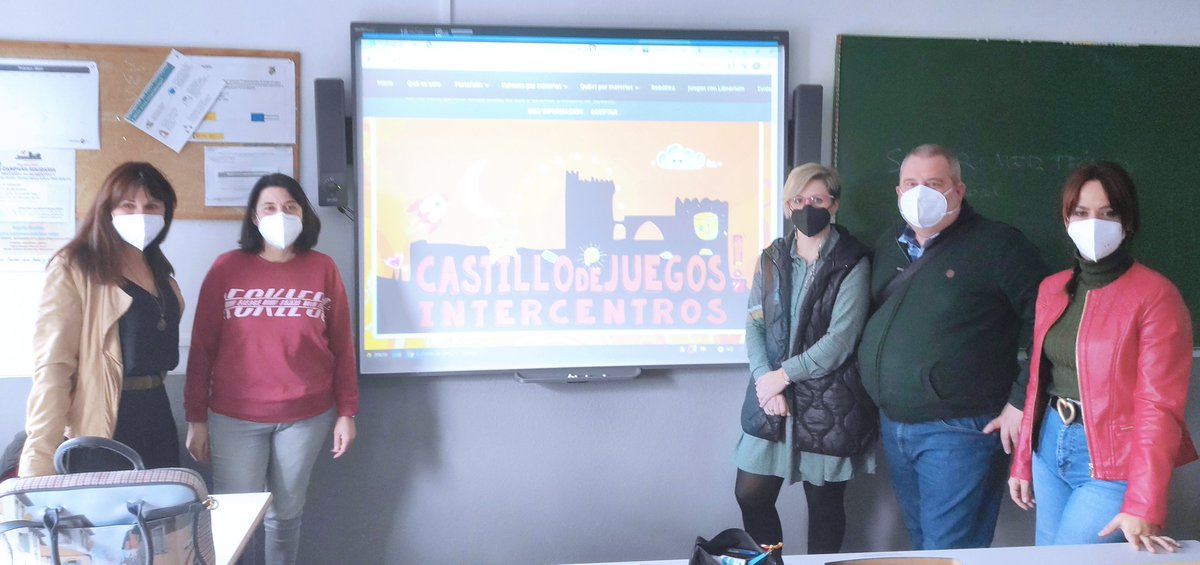 CastilloJuegos's tweet photo. Compañeros del CEIP Francisco Montero de Espinosa de #Almendralejo han estado con nosotros gracias al #ProgramaMuévete de @InnovacionForm Portafolios digitales en Ciencias, #QuExt en #matemáticas #français,  #Kahoot en #FP dual Agroecológica, #robótica...una muestra del proyecto https://t.co/DL0ZOtDvXR