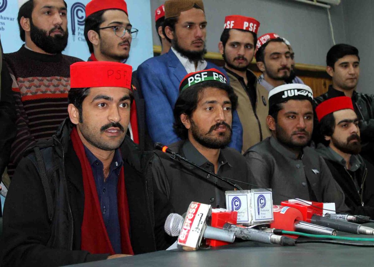 PSFMarkaz's tweet photo. سٹوڈنٹس ایکشن کمیٹی اسلامیہ کالج پشاور کی پشاور پریس کلب میں پریس کانفرنس۔ پی ایس ایف کے صوبائی جنرل سیکرٹری نعمان شیر نے میڈیا کو مطالبات پیش کئے۔ اس سے پہلے پریس کلب کے سامنے احتجاجی مظاہرہ بھی کیا گیا۔ https://t.co/7I4oG6xis2