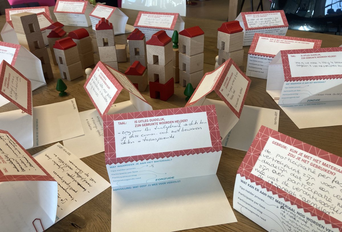 studioMARCHA's tweet photo. Groeiende feedback-huisjeszee voor ons participatiemateriaal voor de gemeente Eindhoven #makingisconnecting
Woep Woep samenwerken met @martekappert is n feest ✌🏽💚 https://t.co/ccJCTsEjhc