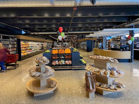 eatCoolBeans's tweet photo. With two beautiful markets in Michigan, Zerbo's is a destination grocery store for many MI residents. We are proud to be one of the newest #plantbasedfoods using whole food ingredients. #wfpb https://t.co/wQCEveMnd4