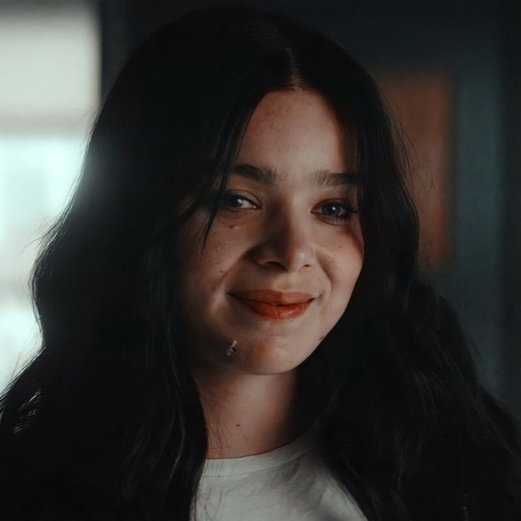 miss_marvel181's tweet photo. — Я должна нас защитить.
— Кейт, это моя работа, ладно? У тебя всегда будет все, что нужно.
— Мне нужны лук и стрелы.
#соколиныйглаз #соколиныйглазсериал #кейтбишоп #хейлистенфилд #джеремиреннер https://t.co/xNu1AMzSNy