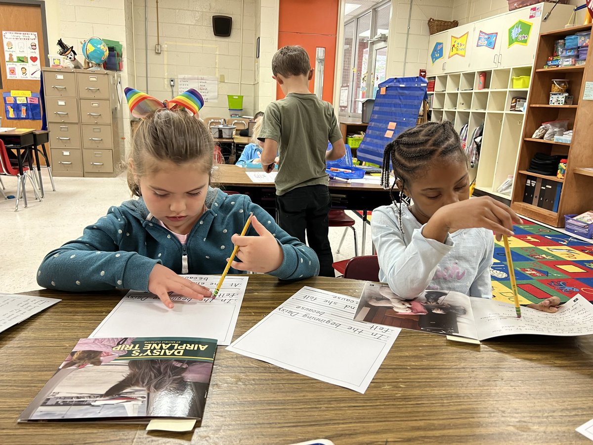 kmabe07's tweet photo. Citing a nonfiction text to support how character’s feelings changed from the beginning to the end of a story! Yes and they are 1st graders! #camscotsproud https://t.co/uewx2sBzRs
