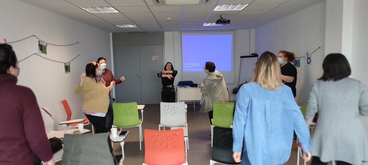 reinventhadas's tweet photo. Empezar bailando es de guapas  😉

@pilargomez_com 

#networkingRh #comunidadrh #mujeresemprededoras #emprenderencomunidad #emprendimientofemenino #reinventhadas https://t.co/tDryQBZd8l