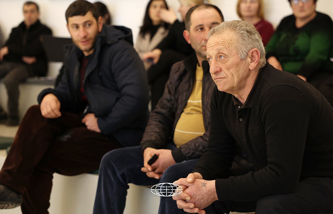 AMAA_Armenia's tweet photo. #CheeseUp (jointly implemented with @COAFkids) has completed a series of training courses on one of the most important components of the program such as cattle breeding and care. [2/4] https://t.co/8h6Gnwyr3u