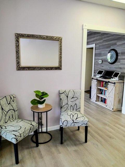 letsgetitcre's tweet image. Another One Leased 
If you don&apos;t already know......now you know.....please check out these amazingly talented beautie
1730 S. Pinellas Avenue, Tarpon Springs, FL

If you need assistance with commercial sales or leasing 📲 me 727-239-9424 or 📧 me kmarcelle@bhhsflpg.com