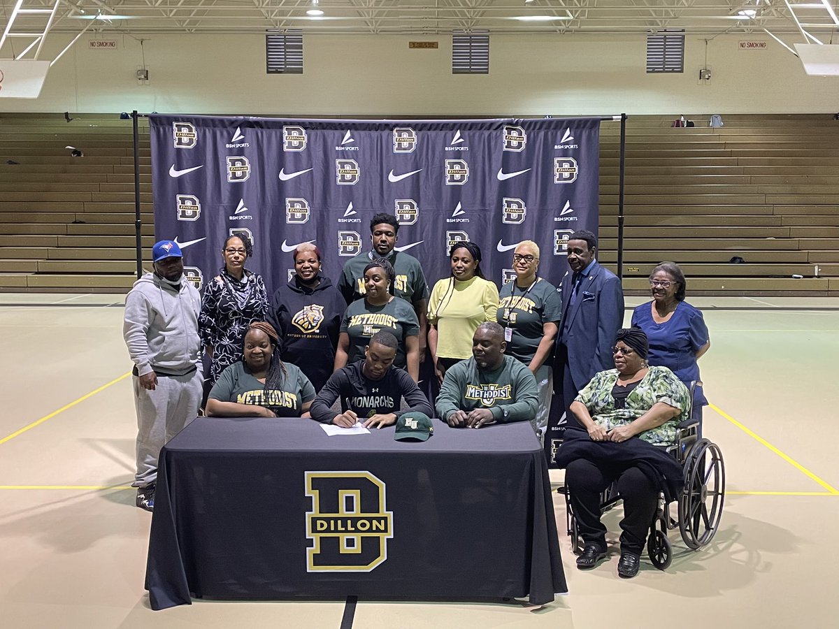 daCatsDen's tweet photo. Congratulations DJ!!! @DavinBrogdon #DU https://t.co/KxrCqzwqCh