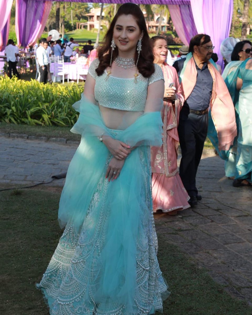 _Queen_of_Smile's tweet photo. On this day, a star was born. That bright, shining star is you! Be your best self and sparkle all of the time. Wishing you a magical birthday.🥳🙏🧁
@VasundharaTankh
@varuntankha
@VarmaMihi
@TankhaPooja 

#HappyBirthday #February2022 #Queen_of_Smile #Star #Trending #BestDayToday https://t.co/gbVUW8CNQO