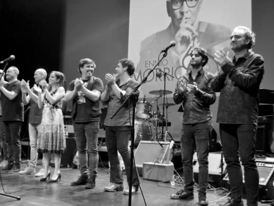 labrechamag's tweet photo. Excelente artículo de Rubén Figaredo sobre la "Morricone Pop Orquesta", si aún no tienes @labrechamag descárgala en nuestra web https://t.co/MrwmvQx90q
#labrecha #magazine #illustration #art #underground #Oviedo #interwiew #Independent #music #magazine  #actualidad #prozine https://t.co/BmxeQOxv37