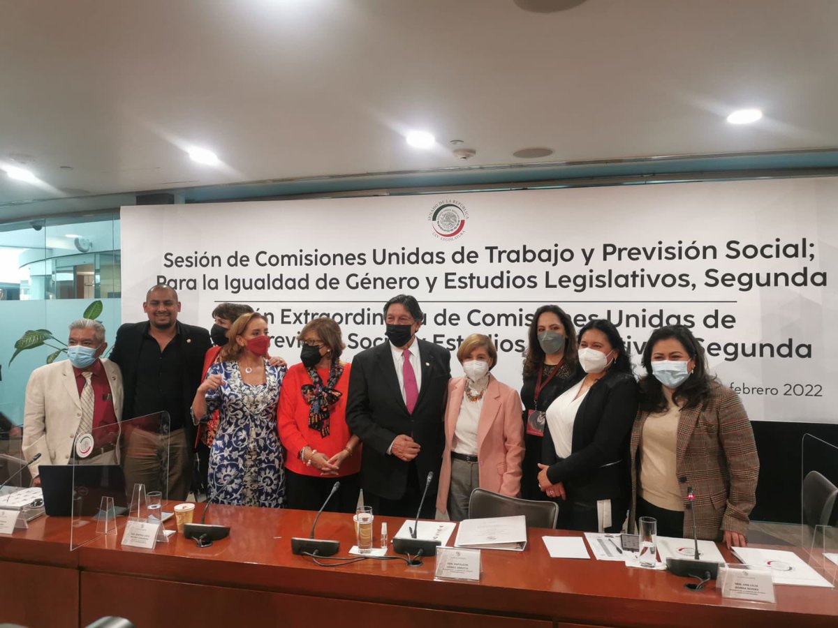 NormagabrielaL5's tweet photo. Día histórico!!! Se aprueba por unanimidad, en comisiones del @senadomexicano el dictamen que permite otorgar seguridad social a las personas  #trabajadorasdelhogar Un gran paso para el @Tu_IMSS de @zoerobledo en la universalización de la #seguridadsocial https://t.co/9ODqc8RdPH