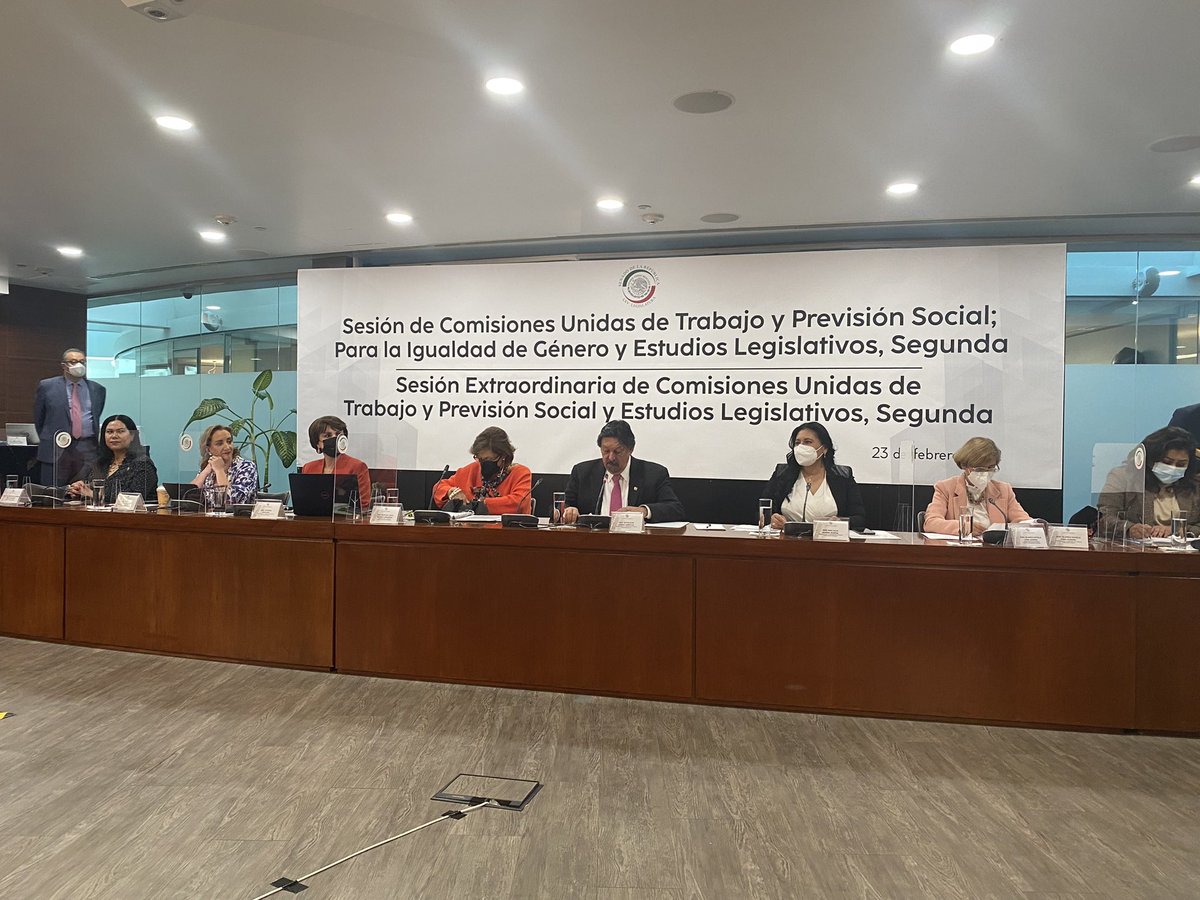 NormagabrielaL5's tweet photo. Día histórico!!! Se aprueba por unanimidad, en comisiones del @senadomexicano el dictamen que permite otorgar seguridad social a las personas  #trabajadorasdelhogar Un gran paso para el @Tu_IMSS de @zoerobledo en la universalización de la #seguridadsocial https://t.co/9ODqc8RdPH