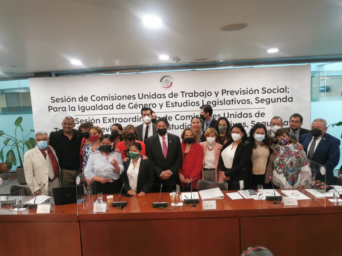 NormagabrielaL5's tweet photo. Día histórico!!! Se aprueba por unanimidad, en comisiones del @senadomexicano el dictamen que permite otorgar seguridad social a las personas  #trabajadorasdelhogar Un gran paso para el @Tu_IMSS de @zoerobledo en la universalización de la #seguridadsocial https://t.co/9ODqc8RdPH