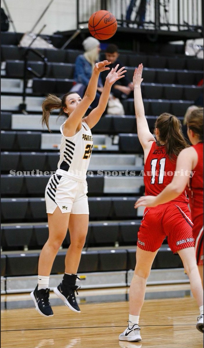 DayMetroHoops's tweet photo. Congrats to '24 @StewartJessee and '23 @beanjacobs25 (Miami Trace HS) for All FAC League Honors!! Jessee and Bean will be running with NB '23 Team Welch on @PGHCircuit this Spring. @TraceWbb @JDabbs86 @PGH_Ohio @Bwelc5Brian @CoachDPark2024 @CoachKBarlow https://t.co/dy4dIOyIlX