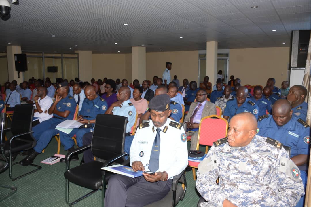 Umuringa Magazine tweet media