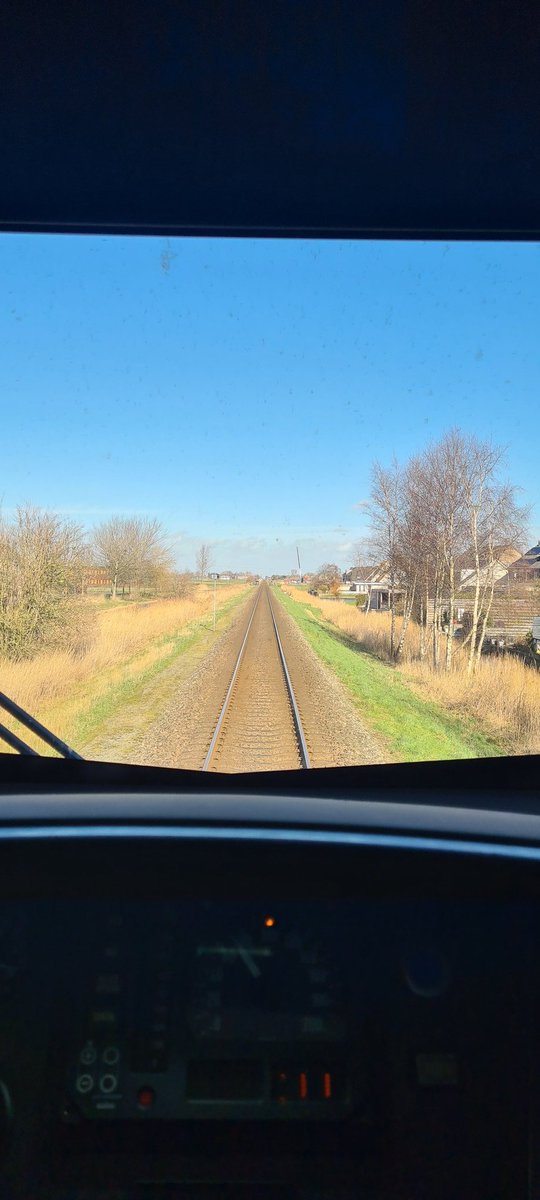 spinning_mcn's tweet photo. Was weer ouderwets genieten vandaag!!
#treinleven #jobwithaview #machinist #arriva https://t.co/vWxkq8zcVY