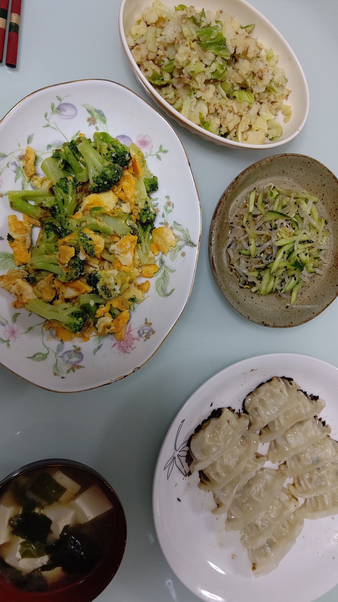 城人 一人野菜炒め研究会その478 サラダ研究会331 ブロッコリーと卵炒め ポテトサラダ もやしときゅうりのナムル うめー 一人野菜炒め研究会 一人サラダ研究会 野菜炒め サラダ 料理好きな人と繋がりたい 料理 T Co Mvykiqmop1 Twitter