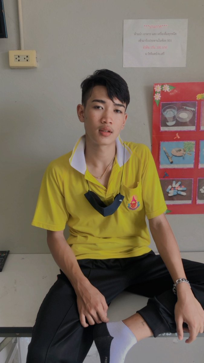 p5694650871's tweet photo. #ลพบุรี #เด็กลพบุรี 😊😂 https://t.co/esy4rwQqVq
