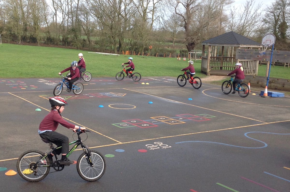AlburghCE's tweet photo. Year 4 really enjoyed taking part in Level1 cycle training with @BikeabilityUK and we are pleased to say that everyone who took part, passed! #bikeriding #roadsafety #wearahelmet #besafebeseen #cycletraining #saplingsclass https://t.co/72nnWMwffg
