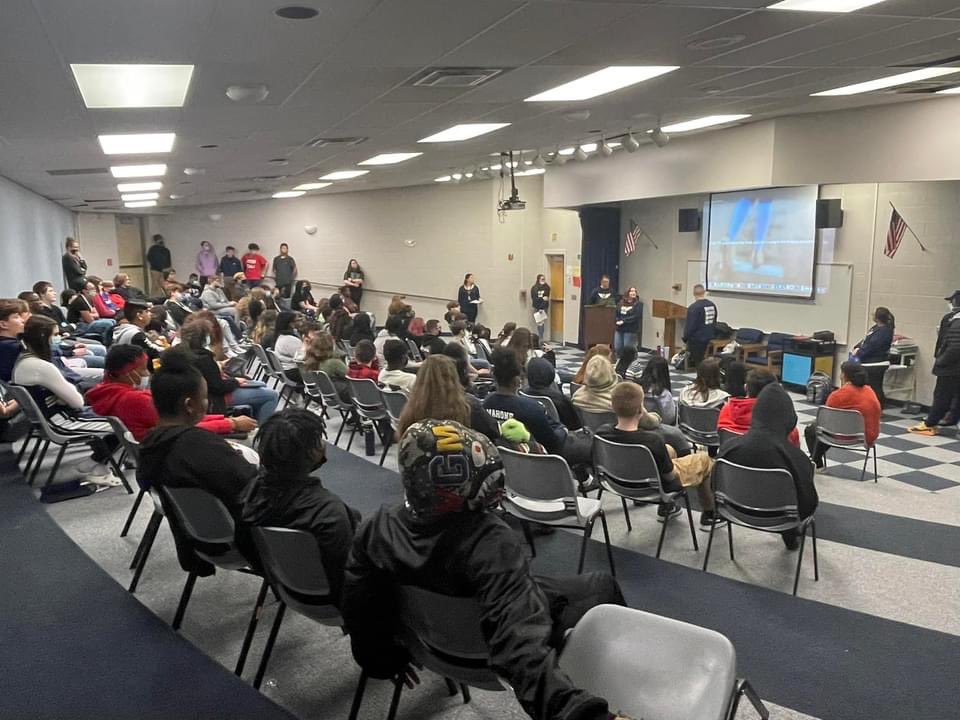 dchs_softball's tweet photo. 2 members of our softball team is involved with this great program for the school &amp; community @kkyliejo &amp; Amaya Hoskins #Soar 

Super proud of our DCHS SOAR Club students today. They presented four presentations on a PSA Video &amp; Art contest focusing on youth marijuana prevention. https://t.co/oZDt8UsEyk
