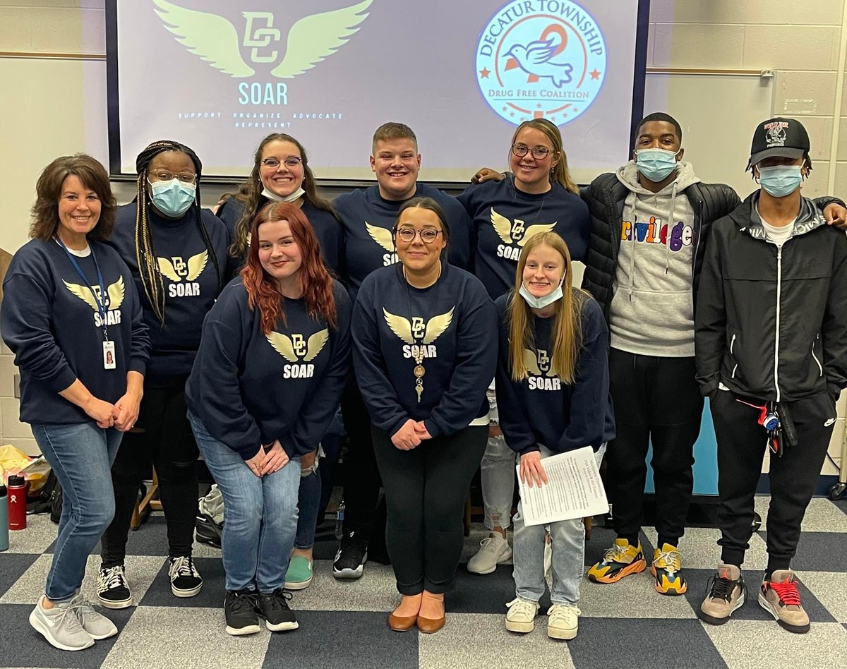 dchs_softball's tweet photo. 2 members of our softball team is involved with this great program for the school &amp; community @kkyliejo &amp; Amaya Hoskins #Soar 

Super proud of our DCHS SOAR Club students today. They presented four presentations on a PSA Video &amp; Art contest focusing on youth marijuana prevention. https://t.co/oZDt8UsEyk