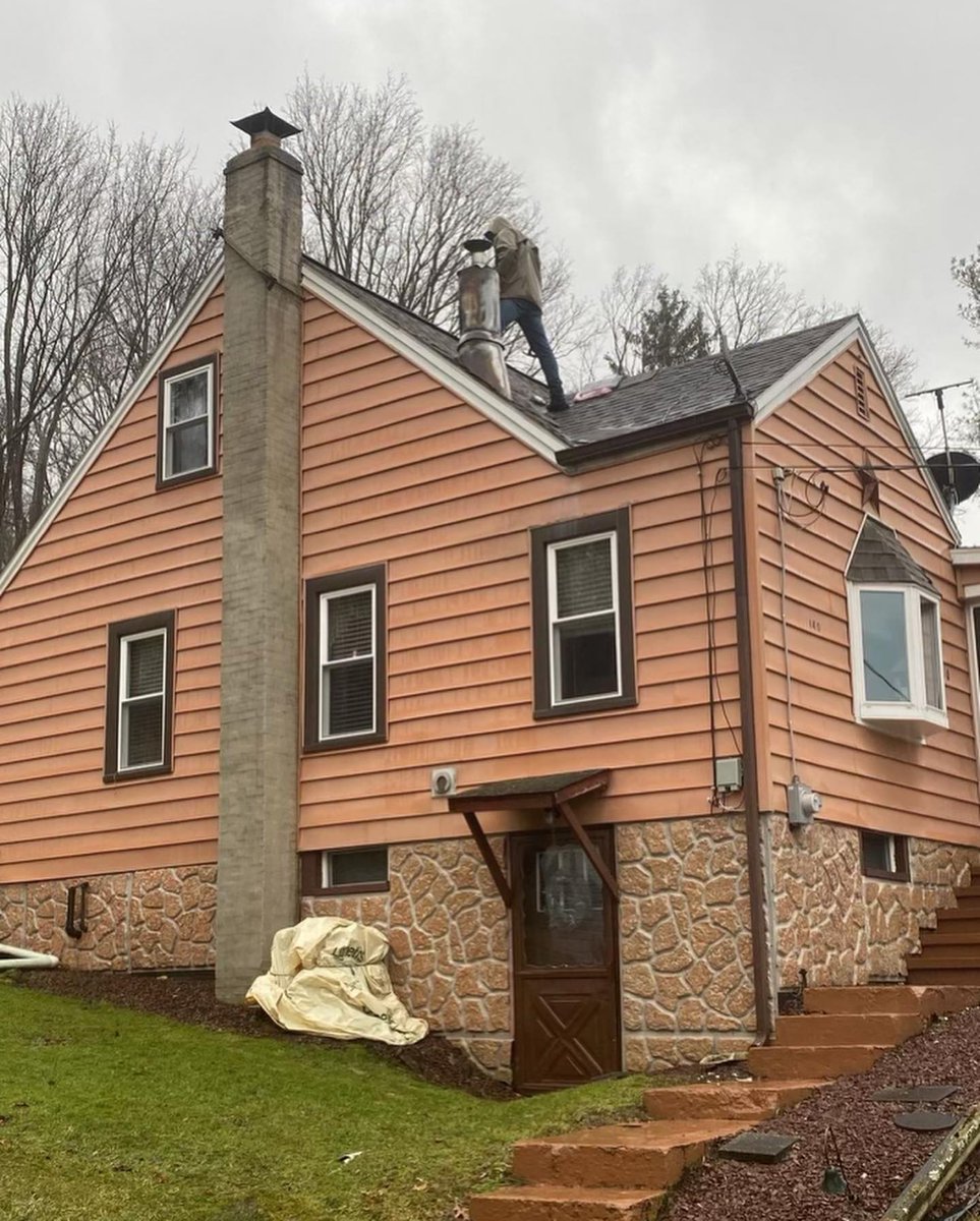 All_WeatherRoof's tweet photo. 🌧 FAST EMERGENCY REPAIR SERVICE! From the call to the on-site repair, it took us about 1 hour to fix it. Fast &amp; professional service! 

🚨𝟮𝟰/𝟳 𝗘𝗺𝗲𝗿𝗴𝗲𝗻𝗰𝘆 𝗦𝗲𝗿𝘃𝗶𝗰𝗲 ☎️ : 𝟴𝟭𝟰-𝟯𝟭𝟮-𝟰𝟭𝟭𝟮
#roofing #altoonapa #blaircountyPa https://t.co/AX6Ap1ulEy