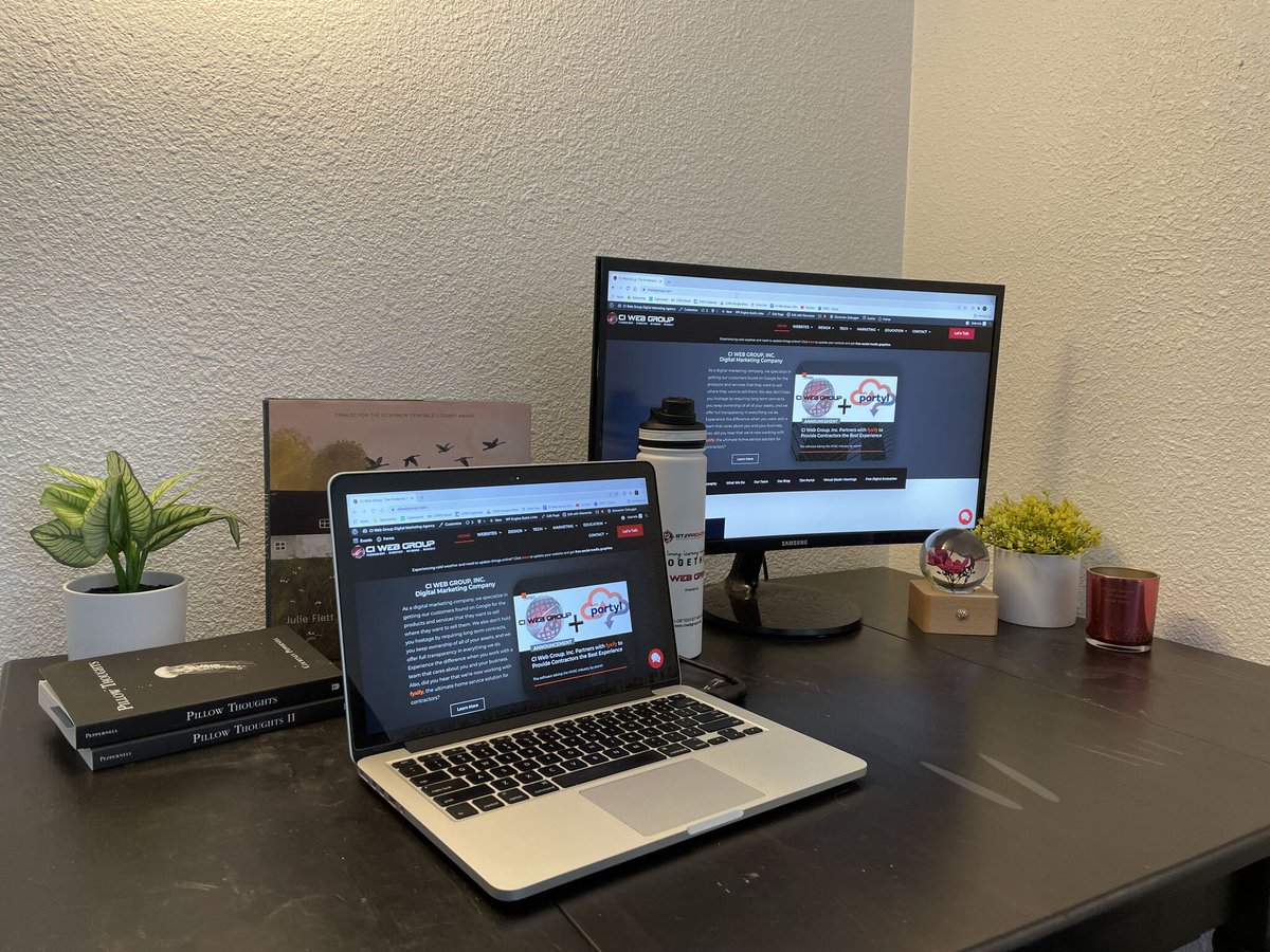 ciwebgroup's tweet photo. Let's go #behindthescene with the #ciwebgroup team! Today, we're checking out Gabriella's workspace. Gabriella is another one of our new Marketing Assistants and she's an amazing addition to the team. We're loving how organized she keeps her desk and look at her poetry books! π https://t.co/wEscKFmjsG