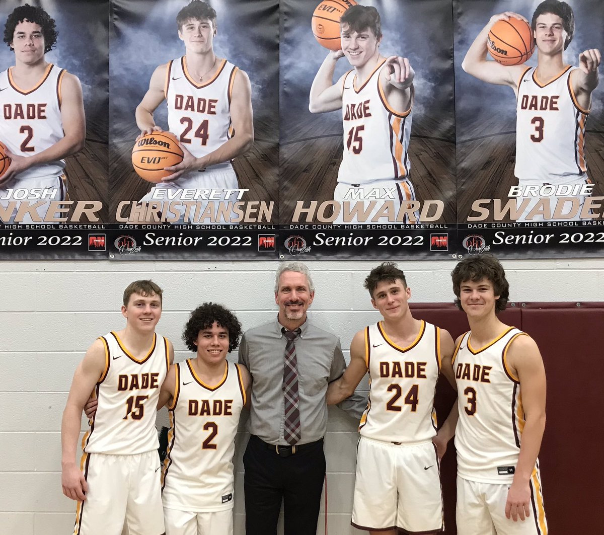 Dade Basketball (@dadecobball) on Twitter photo 🎓2️⃣0️⃣2️⃣2️⃣🎓
Gonna miss these 4. Great competitors..! The WOLVERINE NATION says 🙏 for your time, effort, & dedication while wearing the maroon & gold. You will be missed.
Max Howard
Josh Tinker
Everett Christiansen
Brodie Swader
<a href="/DadeWolverines/">DC Athletics</a> 🎓2️⃣0️⃣2️⃣2️⃣🎓
Gonna miss these 4. Great competitors..! The WOLVERINE NATION says 🙏 for your time, effort, & dedication while wearing the maroon & gold. You will be missed.
Max Howard
Josh Tinker
Everett Christiansen
Brodie Swader
<a href="/DadeWolverines/">DC Athletics</a>