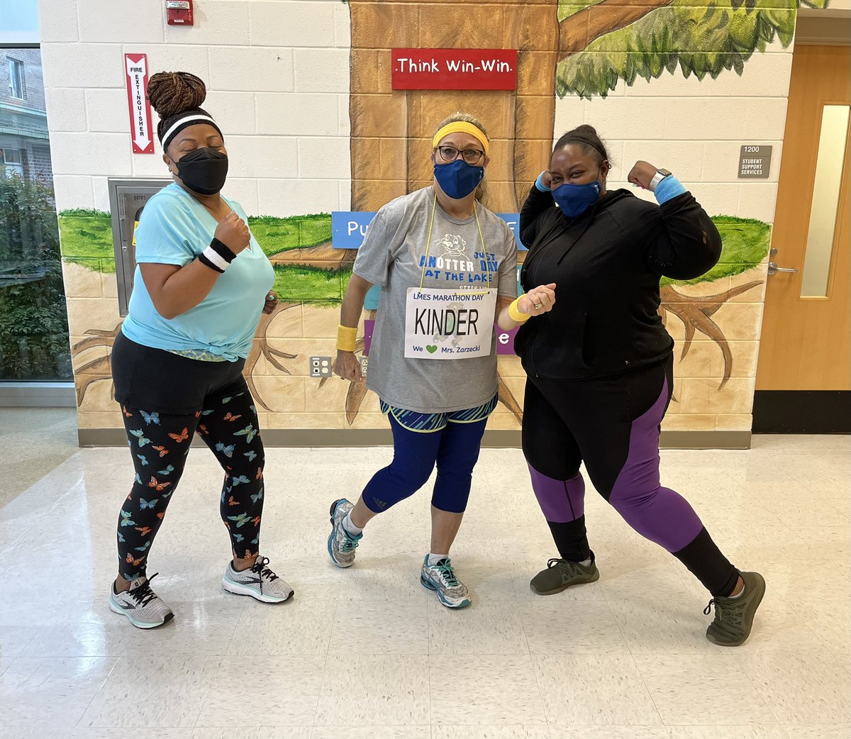 In honor of our principal @TinaZarzecki’s last full week, the LAKE Fam went all out today! Marathon Runner Day @lakemyra #LakeFamStrong 💙🦦💚 @WCPSS