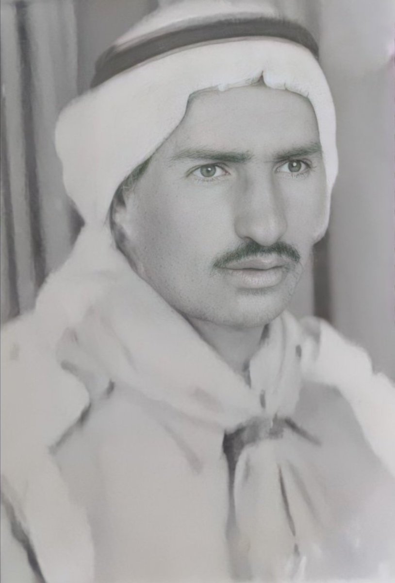 yos34611's tweet photo. يوم الثلاثاء ١٤٤٣/٧/٢١ انتقل الى رحمة الله المعلم الفاضل عبدالله سليمان السيف.
العزاء لأهله وذويه  ولاصدقائه.
رحمه الله واسكنه فسيح جناته. انا لله وانا اليه راجعون.
الصورة عام ١٣٨٧ هجري. https://t.co/cLLuq8dFbu