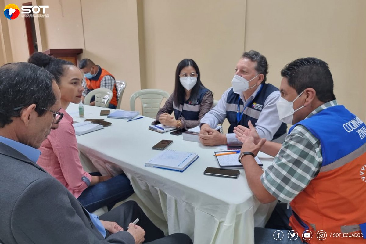 sot_ecuador's tweet photo. #MesadeTrabajo | En el marco de sus atribuciones, #SOTEcuador, @ConagopareN y la #Zonal5 de @Riesgos_Ec coordinan acciones para socializar los lineamientos para la planificación del desarrollo y el ordenamiento territorial con enfoque en #GestiónDeRiesgos. https://t.co/kQ3iXvdV0t