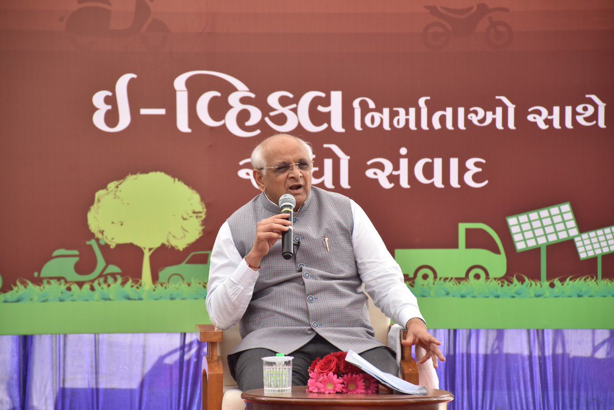 Bhupendrapbjp's tweet photo. રાજ્યમાં ઇ-વ્હિકલના ઉત્પાદનને પ્રોત્સાહન આપવા ઇ-વ્હિકલ ક્ષેત્રના સ્ટાર્ટઅપ ફાઉન્ડર્સ અને ઇનોવેટર્સ સાથે વન-ટુ-વન સંવાદ કર્યો. મને વિશ્વાસ છે કે, ટેકનોલોજી, ઈનોવેશન એન્ડ મેન્યુફેક્ચરિંગ ક્ષેત્રે ગુજરાતના ઇનોવેટર્સ દેશને નવી દિશા આપશે. https://t.co/9kJSPNdCGM