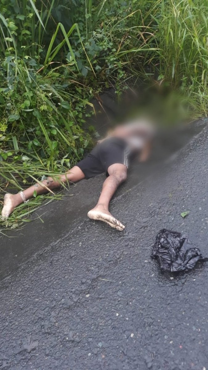 luisantonio_r's tweet photo. OTRO DECAPITADO. Esta vez en Esmeraldas. @PoliciaEcuador toma procedimiento. @teleamazonasec https://t.co/e4yYA7CDCH