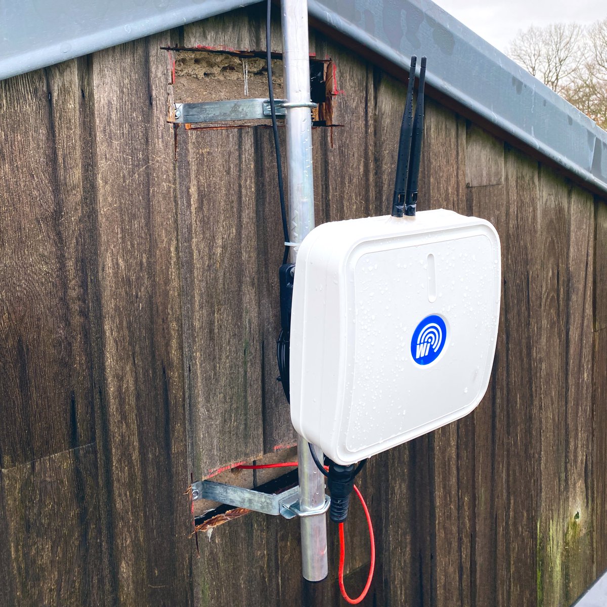 JeromeDamy's tweet photo. ✅ Nous venons de terminer l’installation de notre deuxième base GNSS RTK 🛰 sur la @digifermes de Miermaigne de la @chambagri28.

Elle s’appelle « CDA2 » et vient agrémenter le réseau #centipede.
#OpenSource #DIY #RTK https://t.co/a44682dccK