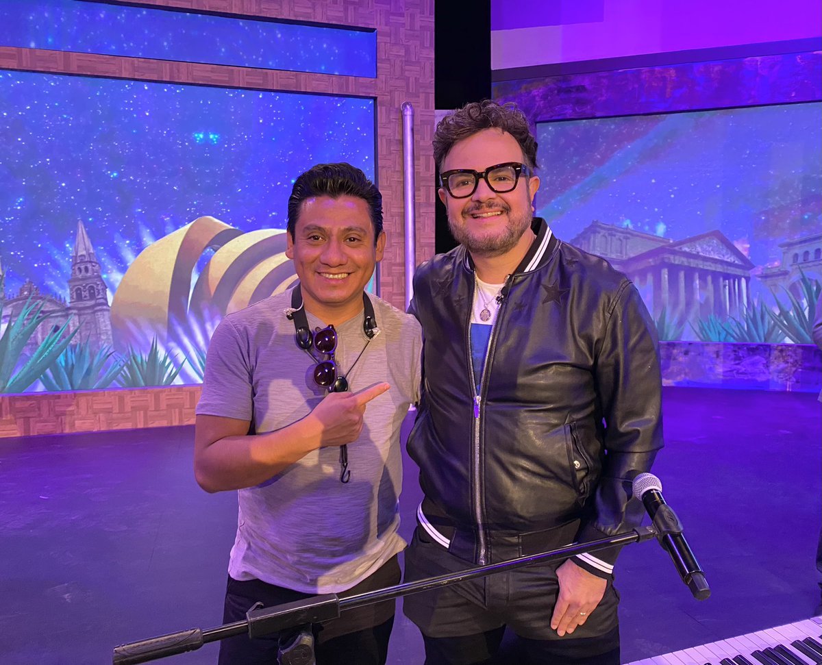 ernestobbjm's tweet photo. Semana de grabaciones aquí con mi querido Aleks Syntek!! Un gusto querido amigo saludarte !! https://t.co/niR7ibxKCh