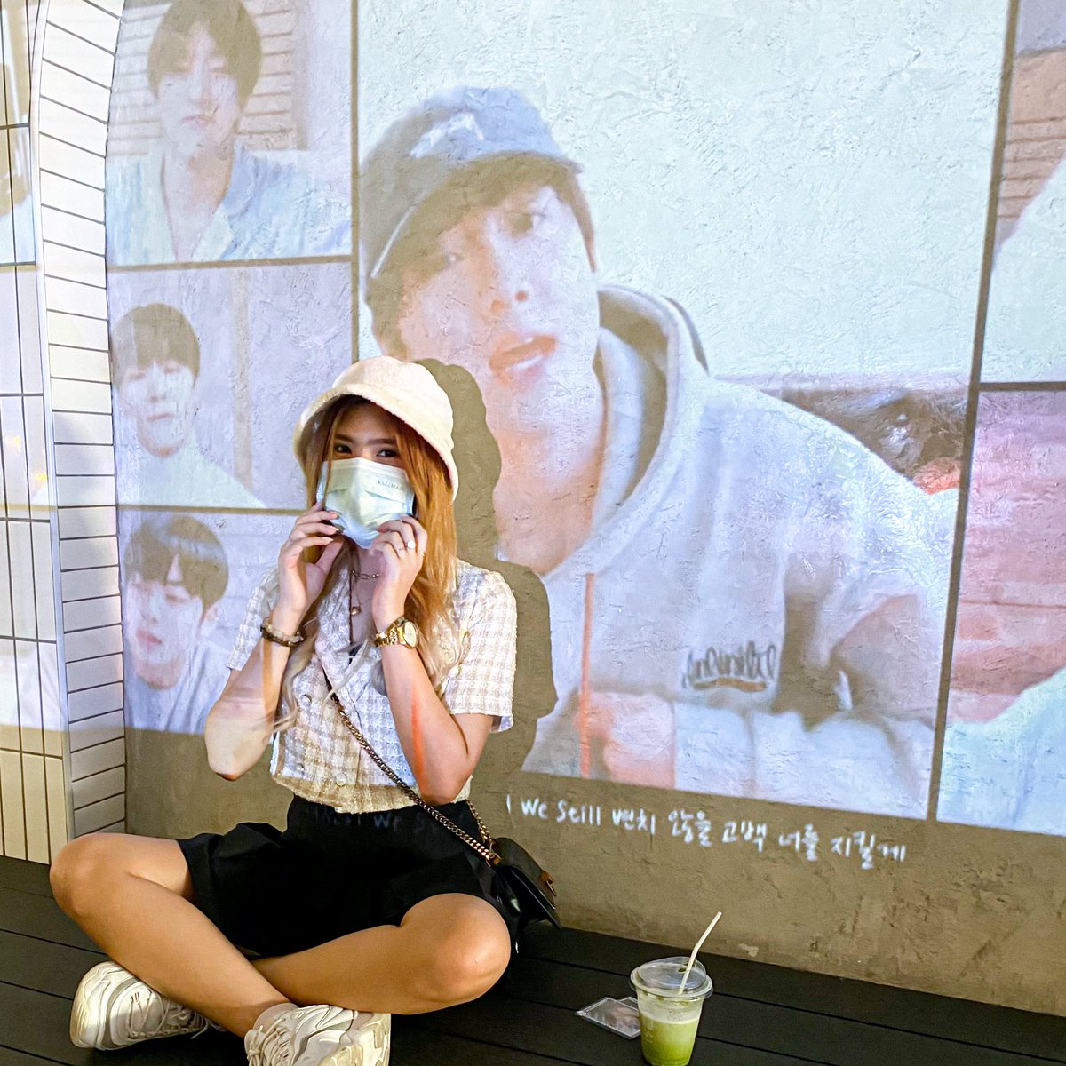 keyutuan's tweet photo. ได้รูปได้ความสุขได้ give away กลับมาเยอะแยะเลยแง 💜 ㅡ happy to be aroha kub ✨
#ASTRO_6th_Anniversary 
#ASTRO6th #อาสโทร6ขวบ https://t.co/5aSYzq0SN6