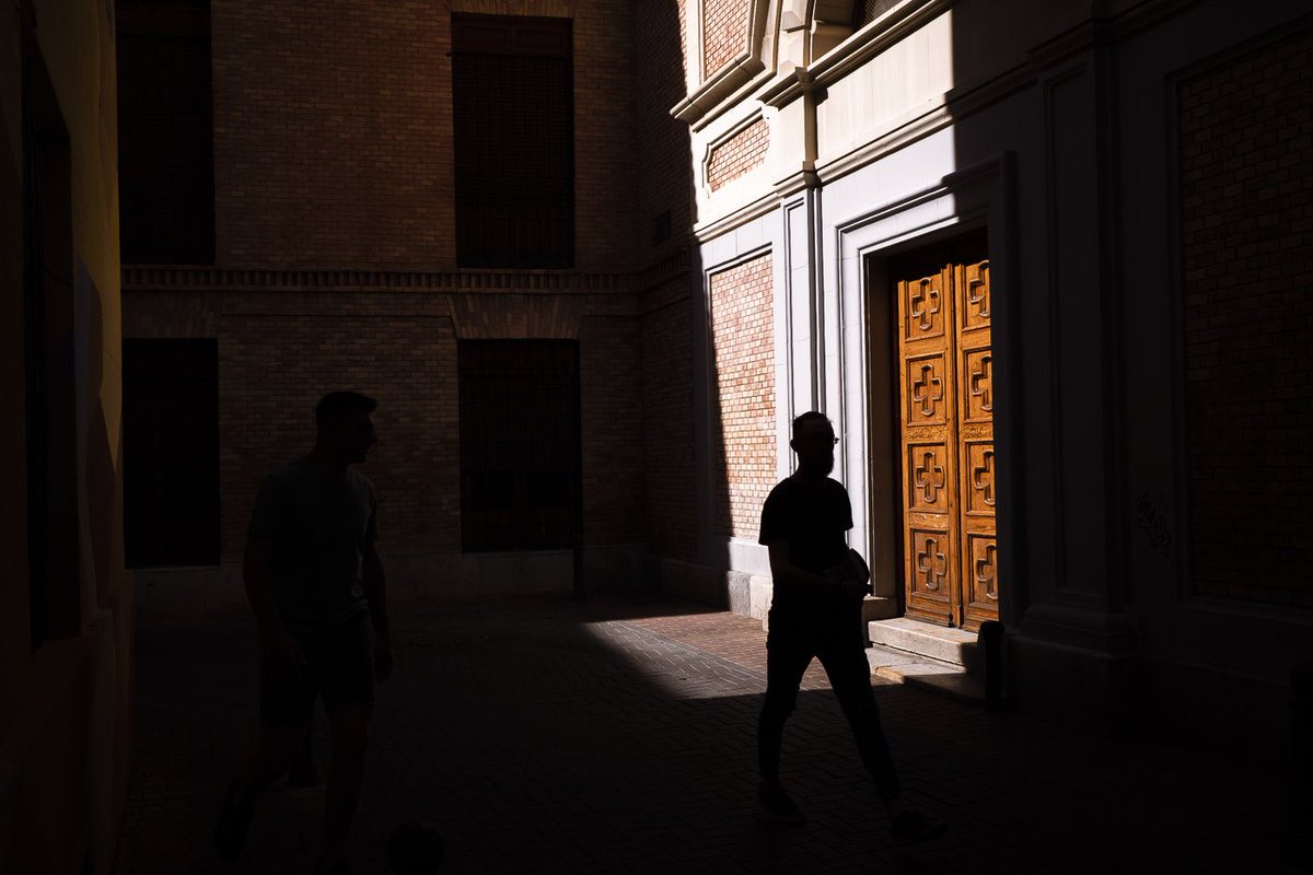 vicsoriano's tweet photo. De la serie #Sunligth
#fotografia #streetphotography #streetphoto https://t.co/qYrhfKdU76
