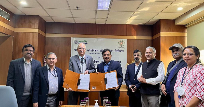 IndiaFrontline's tweet photo. .@pgcilindia and #NFCH sign an #MoU for children’s #education who have been victims of violence

https://t.co/HKssNPA7hZ https://t.co/SB6SC92Caj