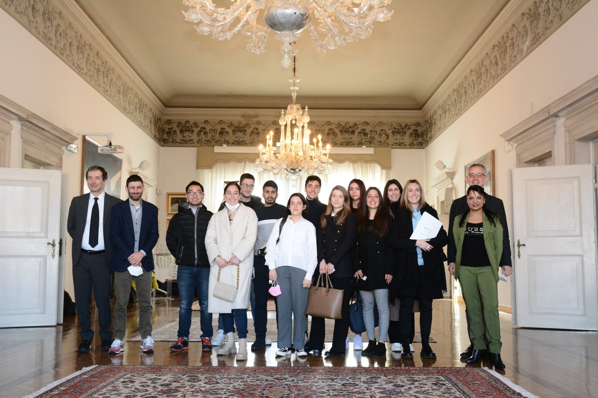 ConfindustriaUd's tweet photo. 🤝 Laboratorio di Strategia Aziendale #Confindustria #Udine - @uniud

🔎 Gli #studenti hanno presentato il progetto in collaborazione con #PelfaGroup: trasformazione dell’#impresa in coerenza con le aree di sviluppo individuate dal #Pnrr https://t.co/Ak2aKuyhFe