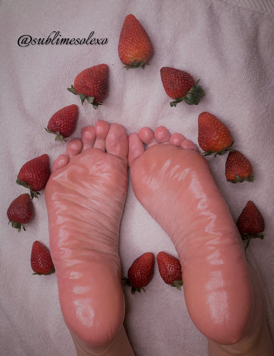 You're going to love my feet covered in cream.  Full video cumming to Onlyfans.