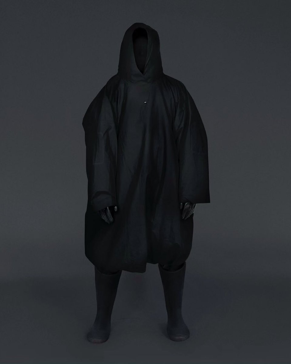 YEEZYXGAPGLOBAL's tweet photo. YE AND DEMNA INTRODUCE YEEZY GAP ENGINEERED BY BALENCIAGA https://t.co/r1QiMKXpQ9