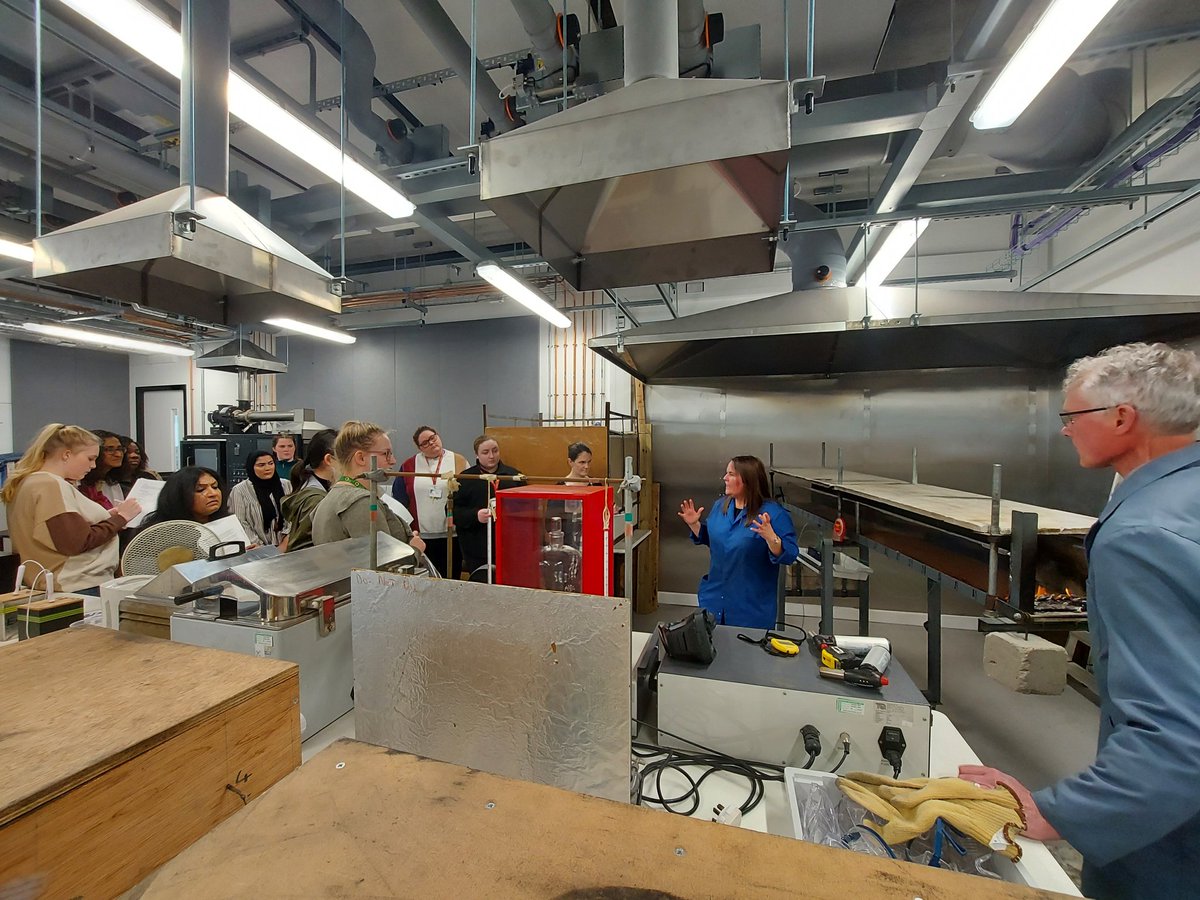 elasimak's tweet photo. A fire challenge is on!!! @UCLanResearch @UCLan @UCLanEng #seeitandbeit #femaleengineering @_annamwise #fire https://t.co/FdCDjB6cIr