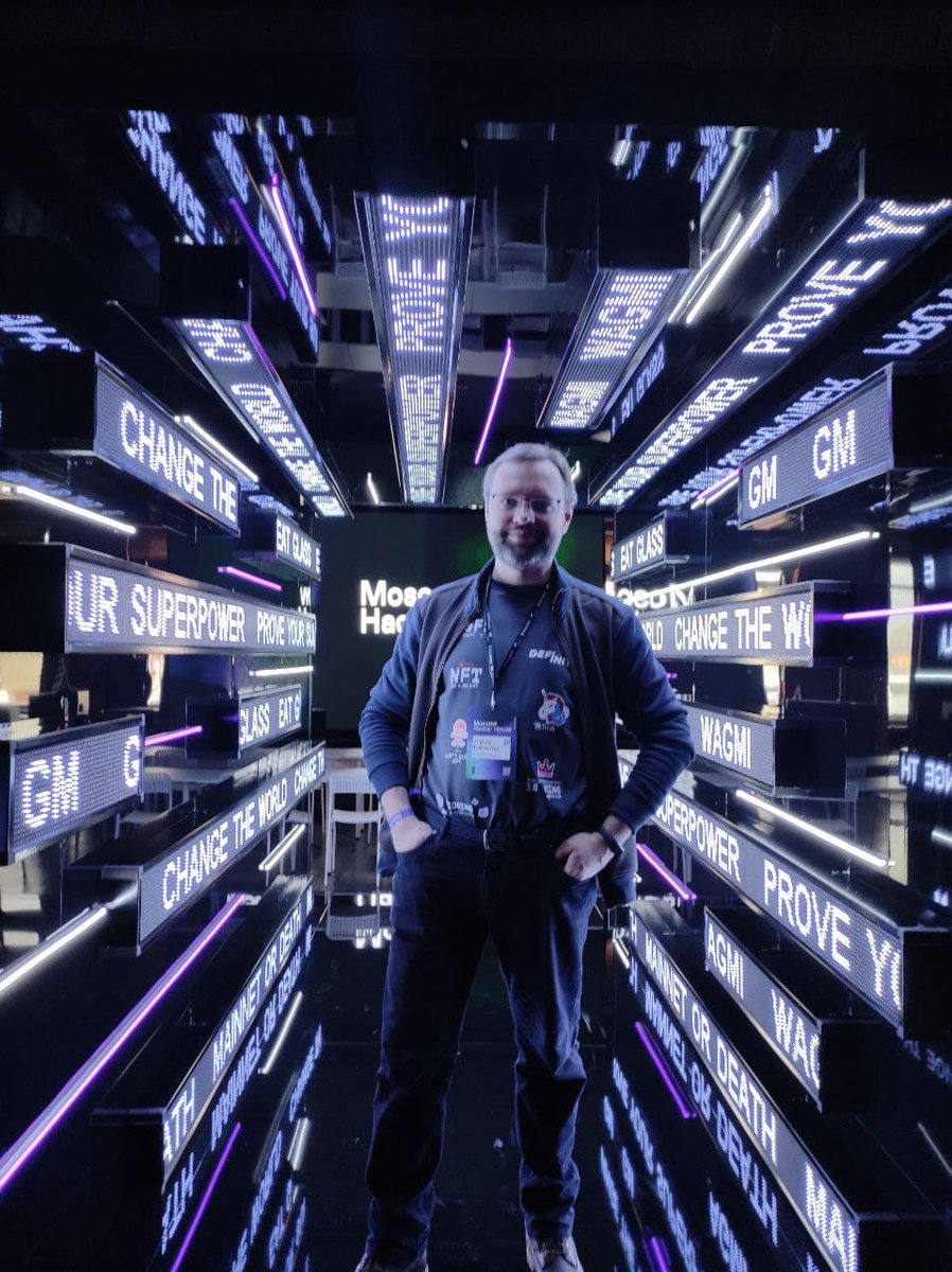 EmperaNetwork's tweet photo. The Empera team is taking part in Solana Foundation Hacker House event in Moscow, a six-day event with mentorship from Neon Labs and other partners and in-person guidance from core Solana Labs engineers, which take place between February 22 and February 27. 
#HackerHouseMoscow https://t.co/eSbsY4OjyV