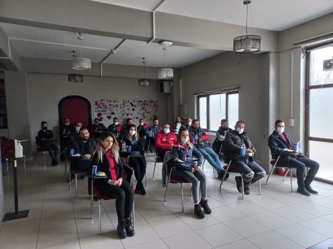 Türk Metal Sendikası Ankara şubesine bağlı,Arçelik Bulaşık Makinesi İşletmesinde sendika kurullarında görev alan arkadaşlarımızla birlikte aylık kurul toplantımızı gerçekleştirdik.Güncel konular hakkında fikir alışverişinde bulunduk.
#TmsAnkaraŞube
#NeMutluTürkMetalliyimDiyene 🇹🇷